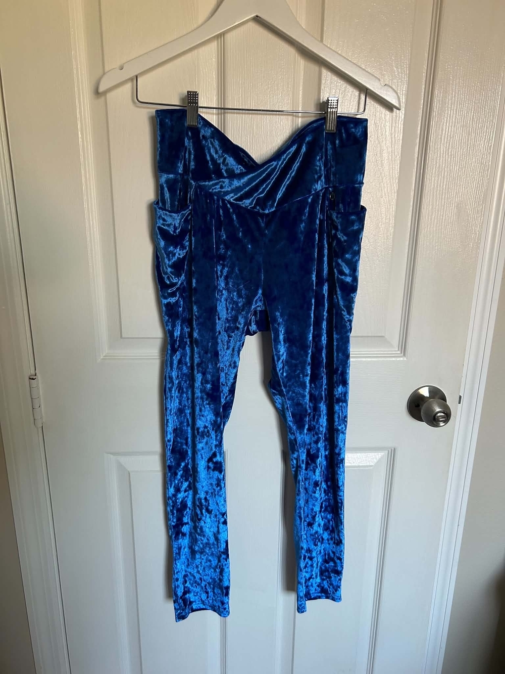 Fabletics Women’s XL Blue Crushed Velvet High Rise Leggings Pocket Yoga Pants